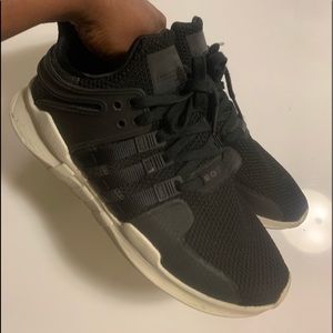 Used : Adidas sneakers